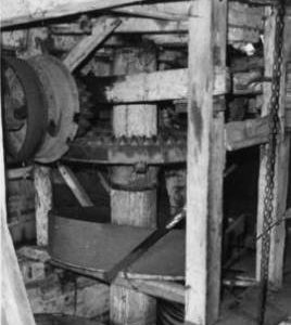 Crown wheel and shaft, Barton Mill, Old Basing