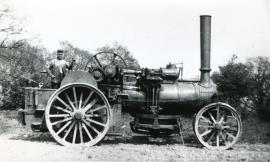A steam portable traction engine