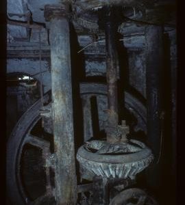 Bloxham Grove Farm steam mill, Oxfordshire, flywheel