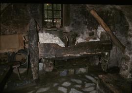 Ambert, Richard de Bas Rag Cutting Table