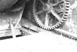 Bonehill Mill, Fazeley - rack and pinion at the end of the pentrough, over the waterwheel