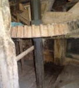 Wallower and upright shaft, New Mill, Cross in Hand