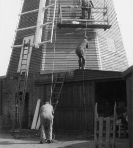 Millwrights moving cradle, smock mill, West Kingsdown