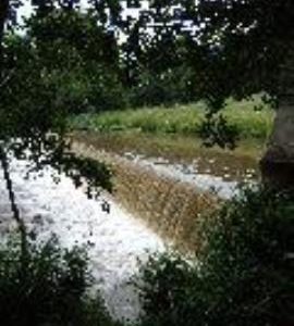 Crumpwood Pumping Station, Prestwood - the weir