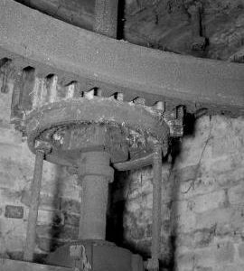 Farewell Mill, Farewell - left-hand stone nut