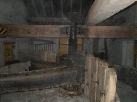 Mosty Lee Mill, Oulton - grinding pan