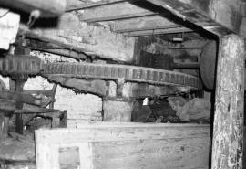 Stramshall Mill, Stramshall - upright shaft, stones and countershaft