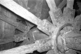 Knypersley Mill, Brown Edge - hub and arms of waterwheel