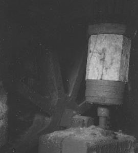 Knypersley Mill, Brown Edge - pit wheel and bottom of upright shaft