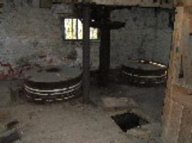 Stretton Mill, Stretton - north stones, some gears and bit of bolter