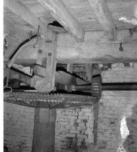 Whiston Mill, Whiston - drives from the upright shaft