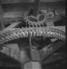 Whiston Mill, Whiston - countershaft drive from crown wheel for wire machine