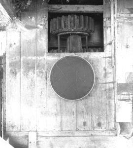 Trysull Mill, Trysull - middle stone nut