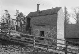 Wodehouse Mill Pumping Wheel, Wombourne - barn machinery wheelhouse, side away from road