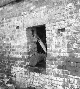 Wodehouse Mill, Wombourne - crank and pump on the barn machinery wheel