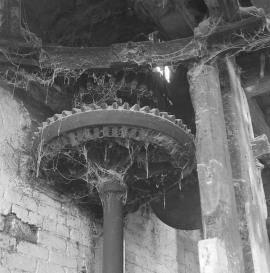 Weavers Mill, Stone - drive off great spur wheel