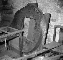 Smestow Mill, Wombourne - bedstone pan (out of position)