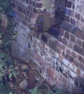 Wodehouse Farm Pumping Wheel, Wombourne - pump crank on the farm machinery wheel
