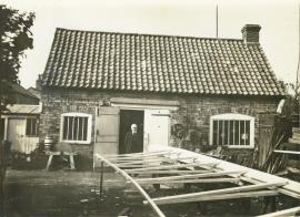 "The curve of the sail. Thompson in his yard "