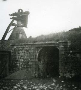 Remains of an unknown cavier mill (a type of hollow post mill) and surroundings, France