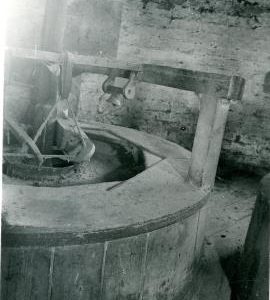 Millstone furniture, Metheringham