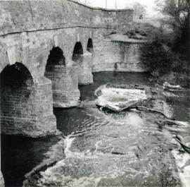 "Smeaton's Cardington bridge, Beds Easter Sunday 1961 Downstream side"