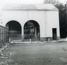 Stanmer Horse Gin - exterior