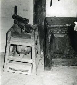 "Hand Quern Arnhem Folk Museum"