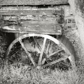 Stowting Mill, Stowting - overshot waterwheel