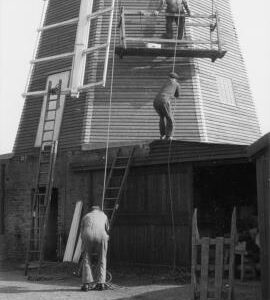 Millwrights moving cradle, smock mill, West Kingsdown