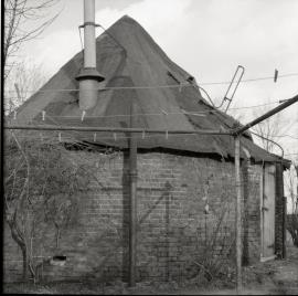 Hollow-post mill, Mitcham Common - roundhouse
