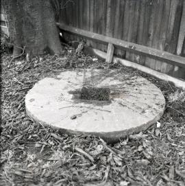 Hollow-post mill, Mitcham Common - peak stone near the mill
