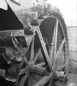 Watermill, Layham - waterwheel