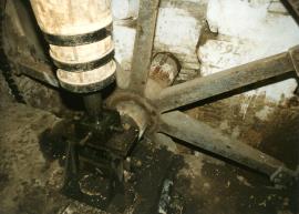 Pitwheel & upright shaft, Sacrewell Mill, Thornbaugh