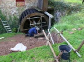 Watermill, Wrickton, Neenton - scaffold erected for withdrawing shaft, with Dave Wadley