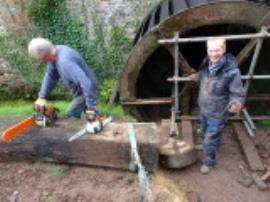 Watermill, Wrickton, Neenton - inner gudgeon chopped off, with Tim Booth (L) and Mike Forbes (outer gudgeon was loose)