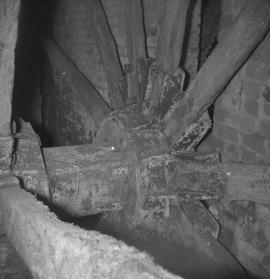 Chadwell Mill, Chadwell, Sheriffhales - waterwheel hub (mill side)