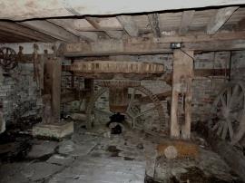 Wickhamford Mill, Wickhamford - the meal floor of the mill