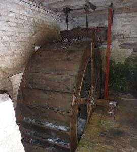 Wickhamford Mill, Wickhamford - the waterwheel in action
