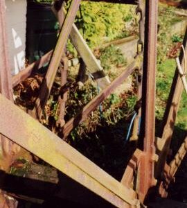 Wychbold Mill, Wychbold - part of the frame of the waterwheel