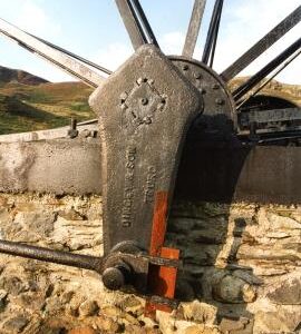 Crank on waterwheel shaft, Cwn Ciprwth Mine, Dolbenmaen, Caernarvonshire