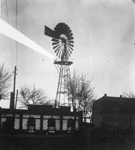 Wind engine with an attached searchlight