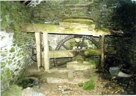 Hurst and gear, Felin Castell Howell, Llangynllo, Dyfed, Cardiganshire